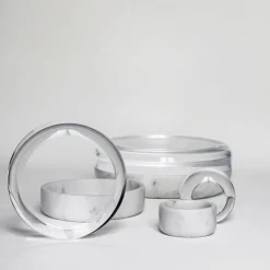 Disgelo, piccolo portagioie in marmo