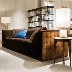 Divano Capitonné in velluto mohair e pelle scamosciata