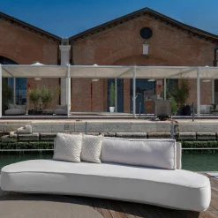 Divano da esterno Cayman Curvo in tessuto bianco con cuscini