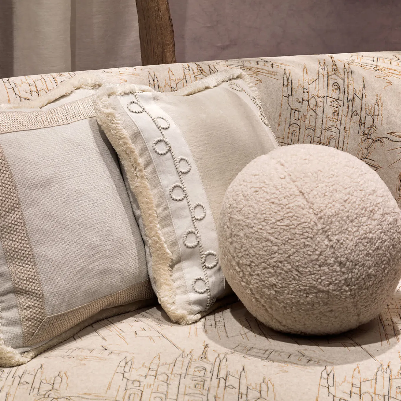 Duse Cityscape - Divano in tessuto beige ricamato