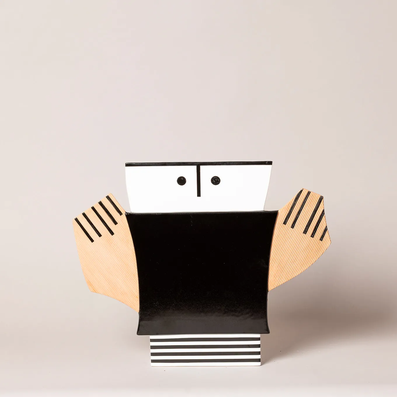 Ettore Vaso Decorativo di Mimmo Paladino