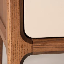 1201/F Comò a 3 cassetti rivestito in pelle beige di Libero Rutilo