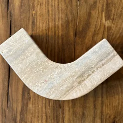 Fermalibri Virgola in Travertino Romano e Persiano