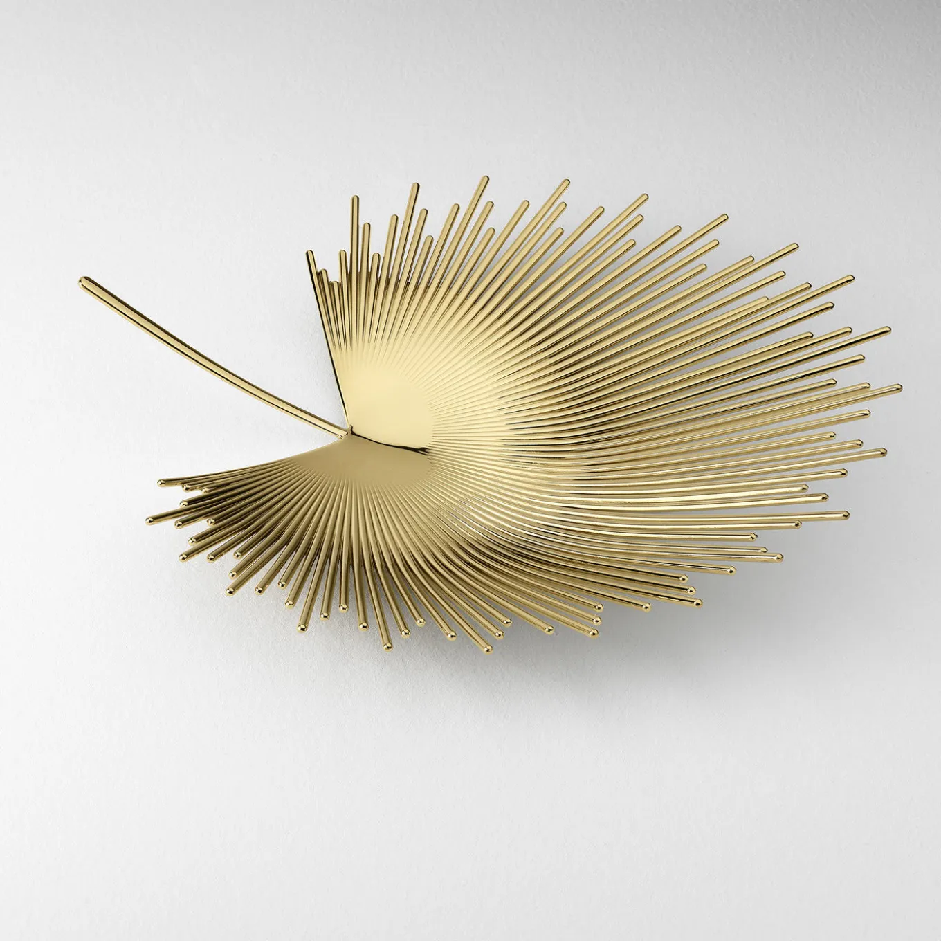 Fruttiera Florida in ottone lucido di Nika Zupanc