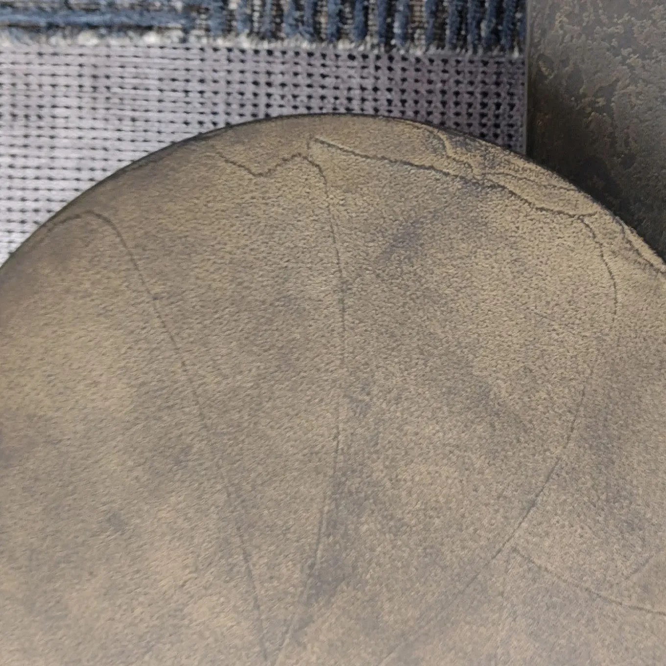 Fungo Tavolino Tondo Piccolo Con Top In Foglia Oro Su Resina Spatolata