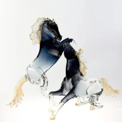 Grande cavallo da riproduzione in vetro nero