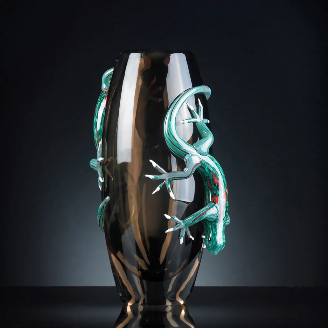 Grande vaso marrone con 2 gechi