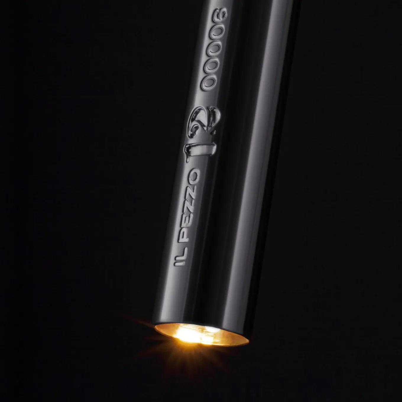 Il Pezzo 12 Cluster a 9 pendenti nero-oro