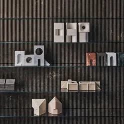 Il villaggio - Scultura Novecento Guatemala di Rodolfo Dordoni