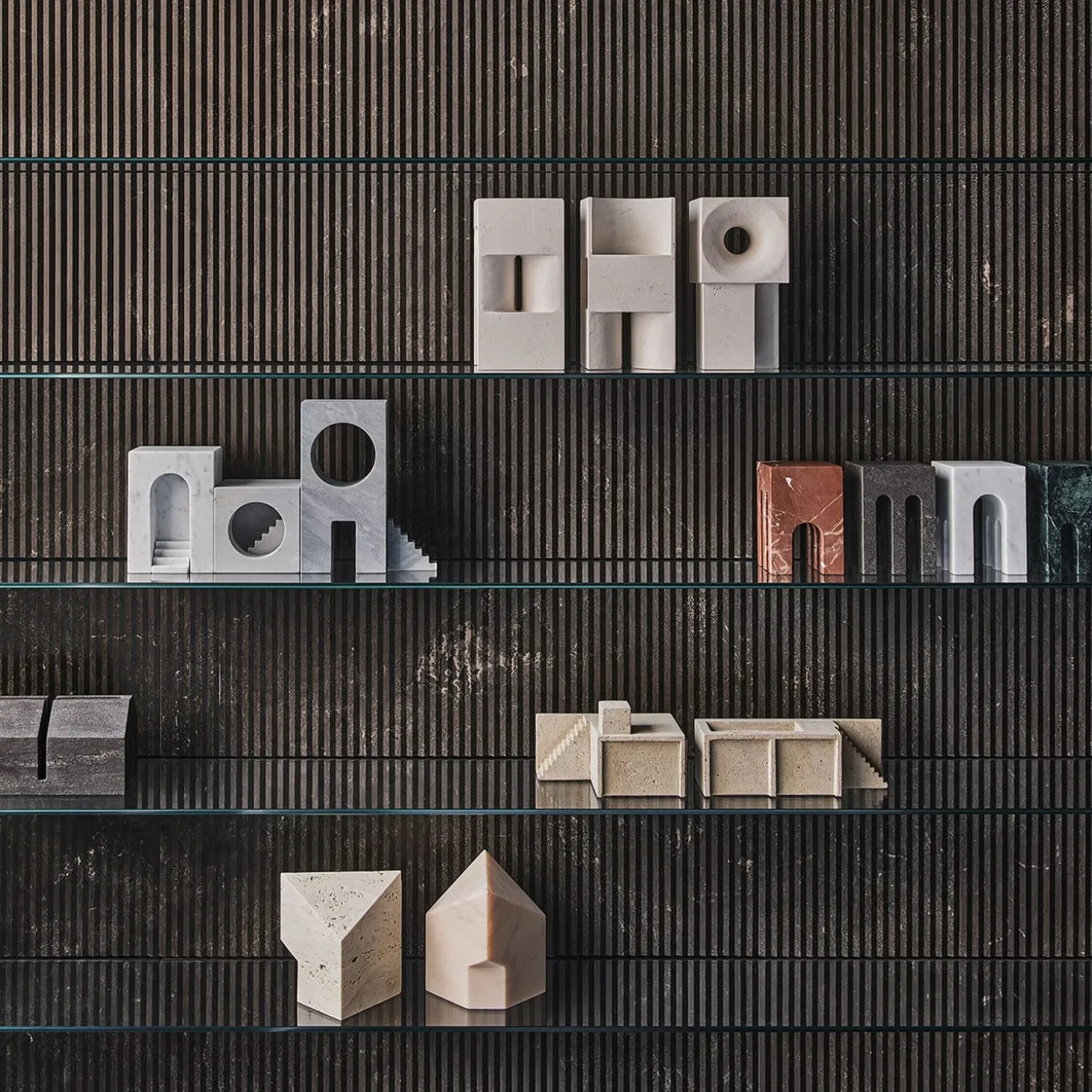 Il villaggio - Scultura Novecento Guatemala di Rodolfo Dordoni