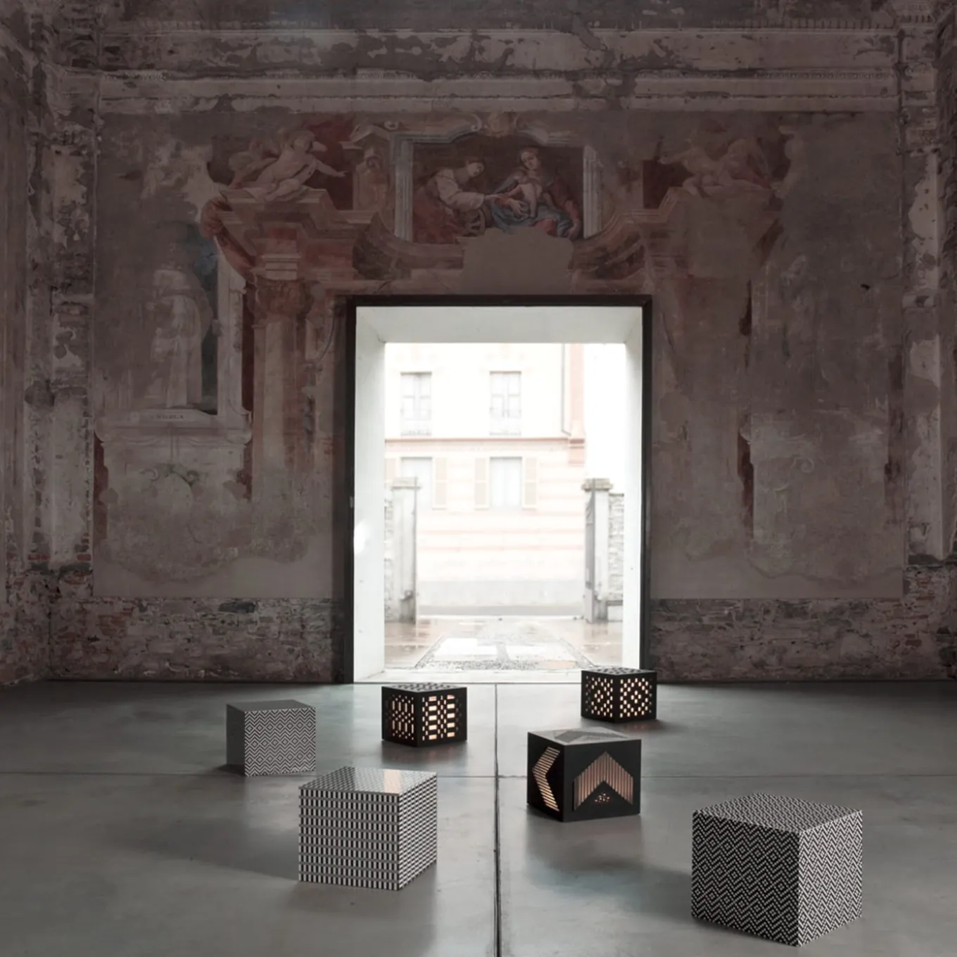 Istella Rombi Cubo con luce