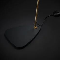 Lady V. Lampada da terra verticale