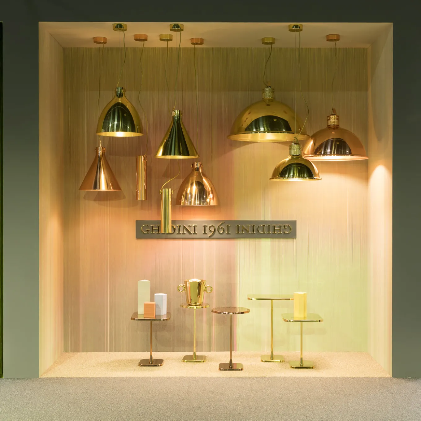 Lampada a sospensione Factory Small Rose di Elisa Giovannoni