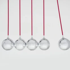 Lampada a sospensione Newton di Franco Raggi