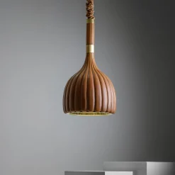 Lampada a sospensione smerlata in ceramica marrone