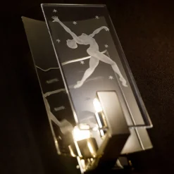 Lampada da parete danzante