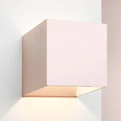 Lampada da parete rosa