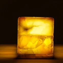 Lampada da tavolo Aura Cube in Alabastro