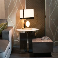 Lampada da tavolo con telaio in metallo dorato Lucille