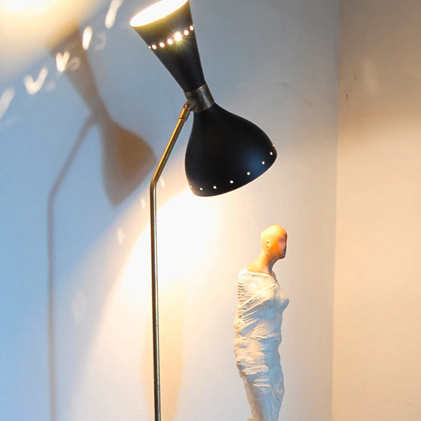 Lampada da tavolo Equilibrista in ottone