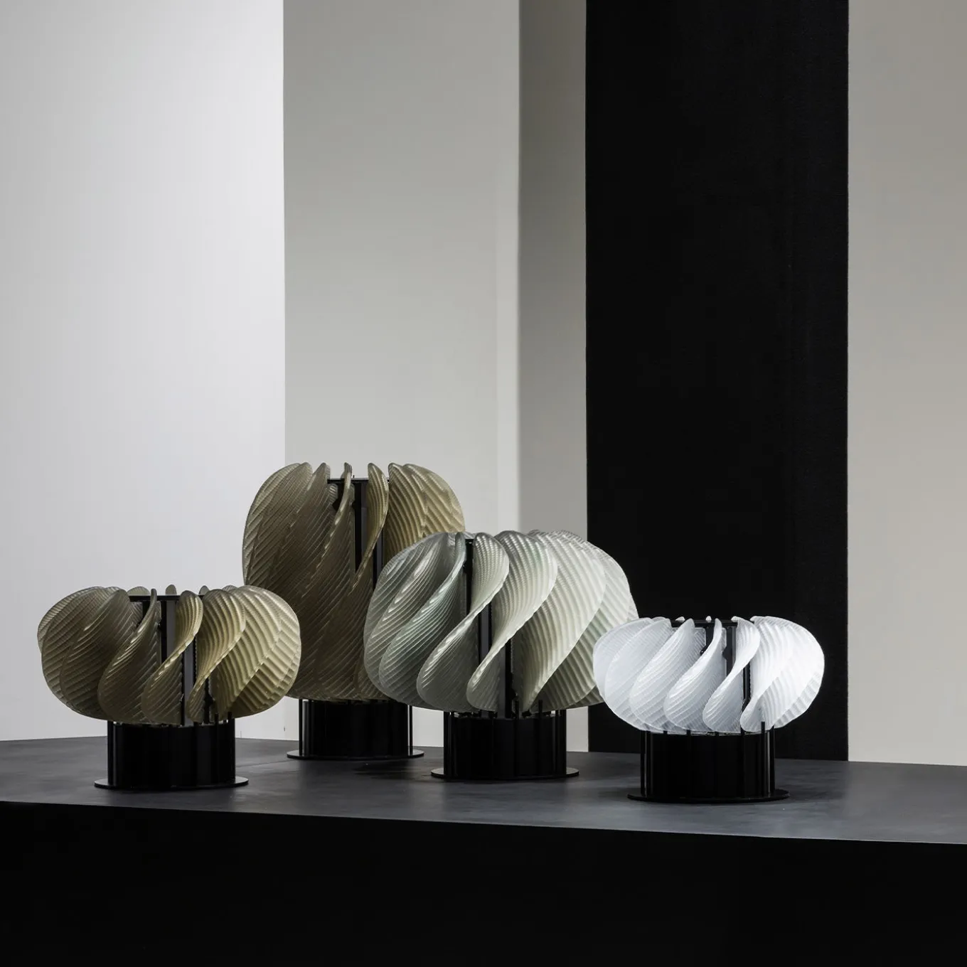 Lampada da tavolo Horah Model 03 di Raw Edges