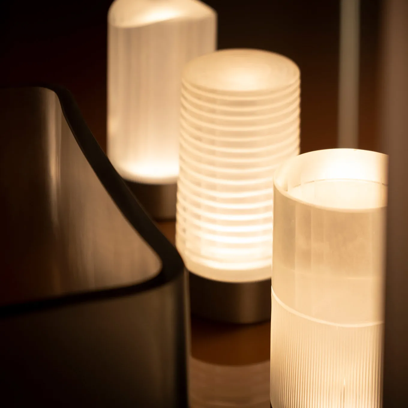 Lampada da tavolo ricaricabile Haute Silk di Federico Peri