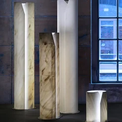 Lampada da terra Cartiglia dell'architetto Tobia Scarpa