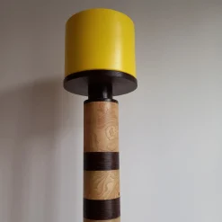 Lampada da terra Dorica Yellow di Pietro Meccani