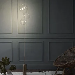 Lampada da terra Grandine a tre luci in ottone spazzolato invecchiato