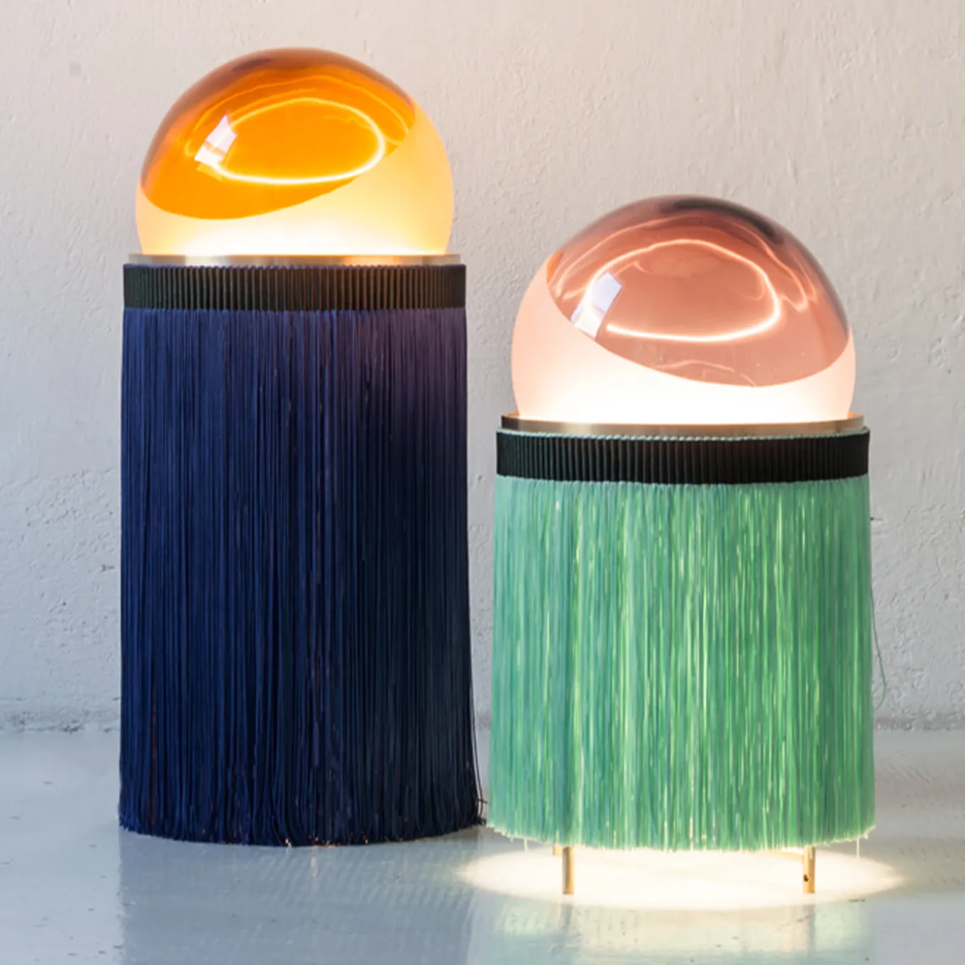 Lampada da terra media Normanna in rosa ametista e verde acqua di Vi+M