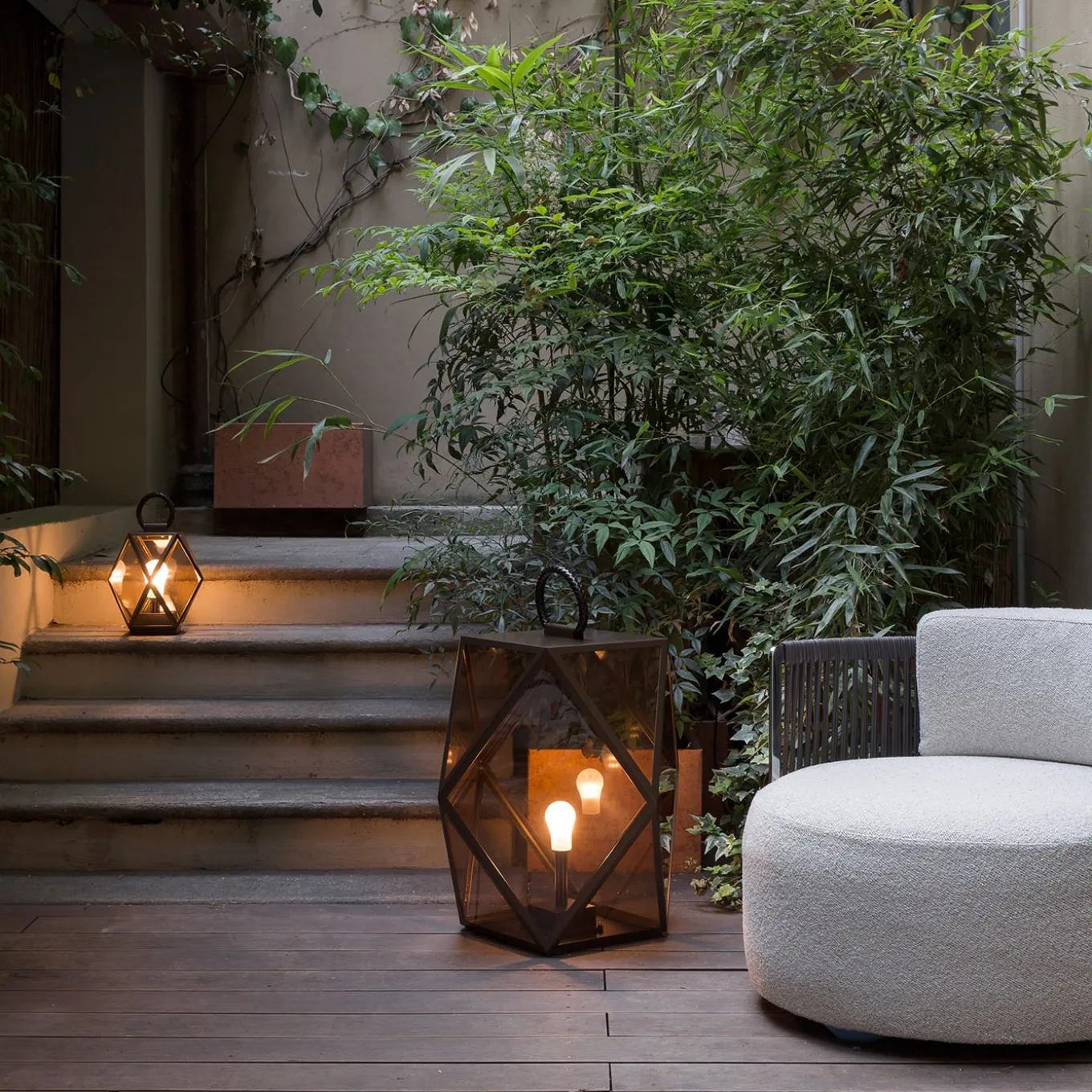 Lanterna da esterno ricaricabile Muse Bronzed Large di Tristan Auer