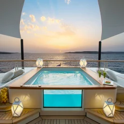 Lanterna ricaricabile da esterno Muse piccola bianca di Tristan Auer