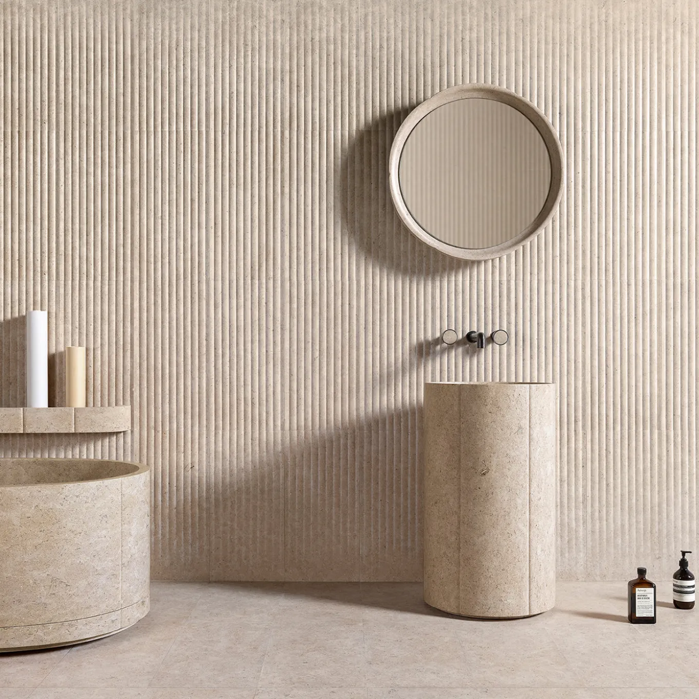 Lavabo a Colonna in Marmo Beige Sartoriale di Federico Peri