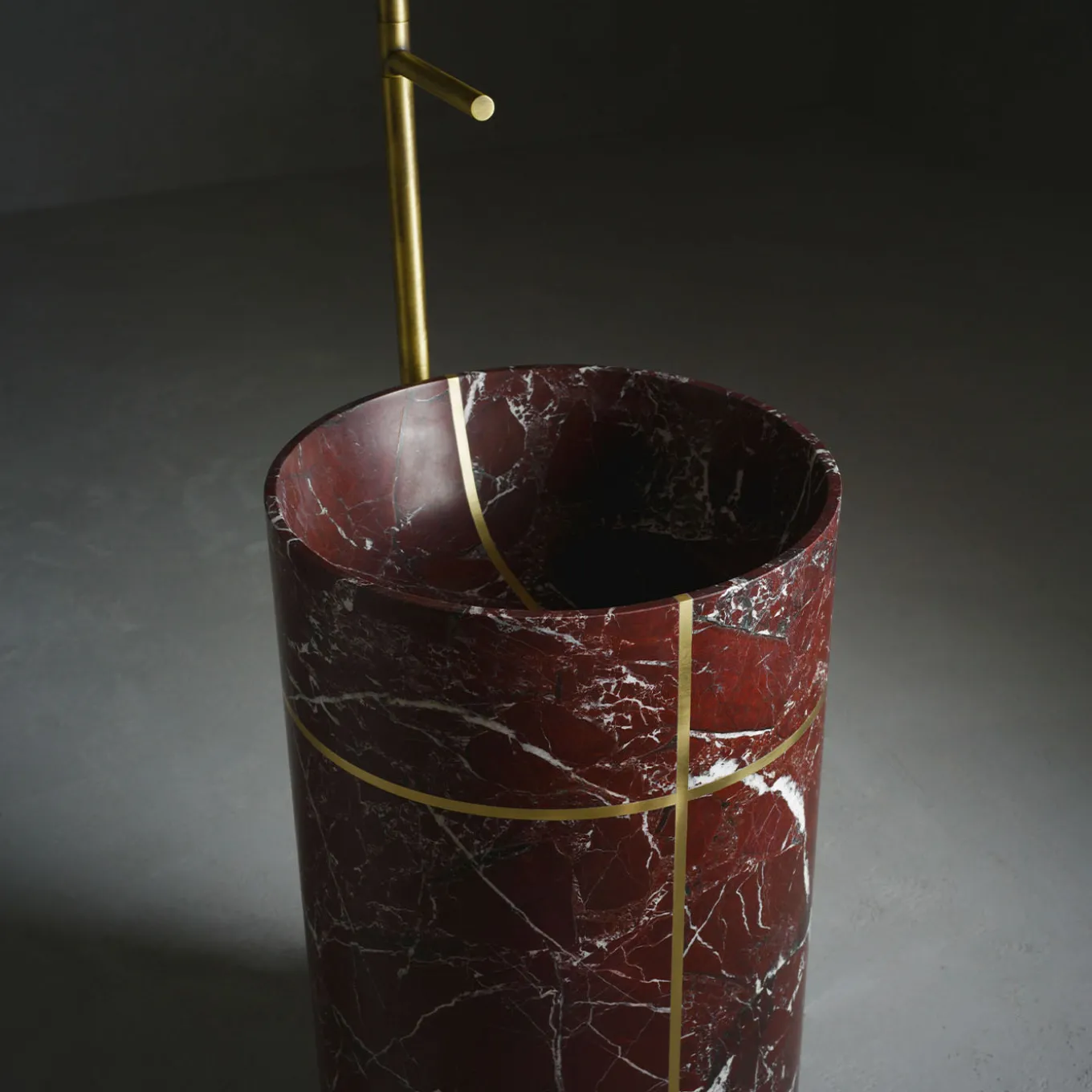 Lavabo Tao Freestanding in Rosso Lepanto