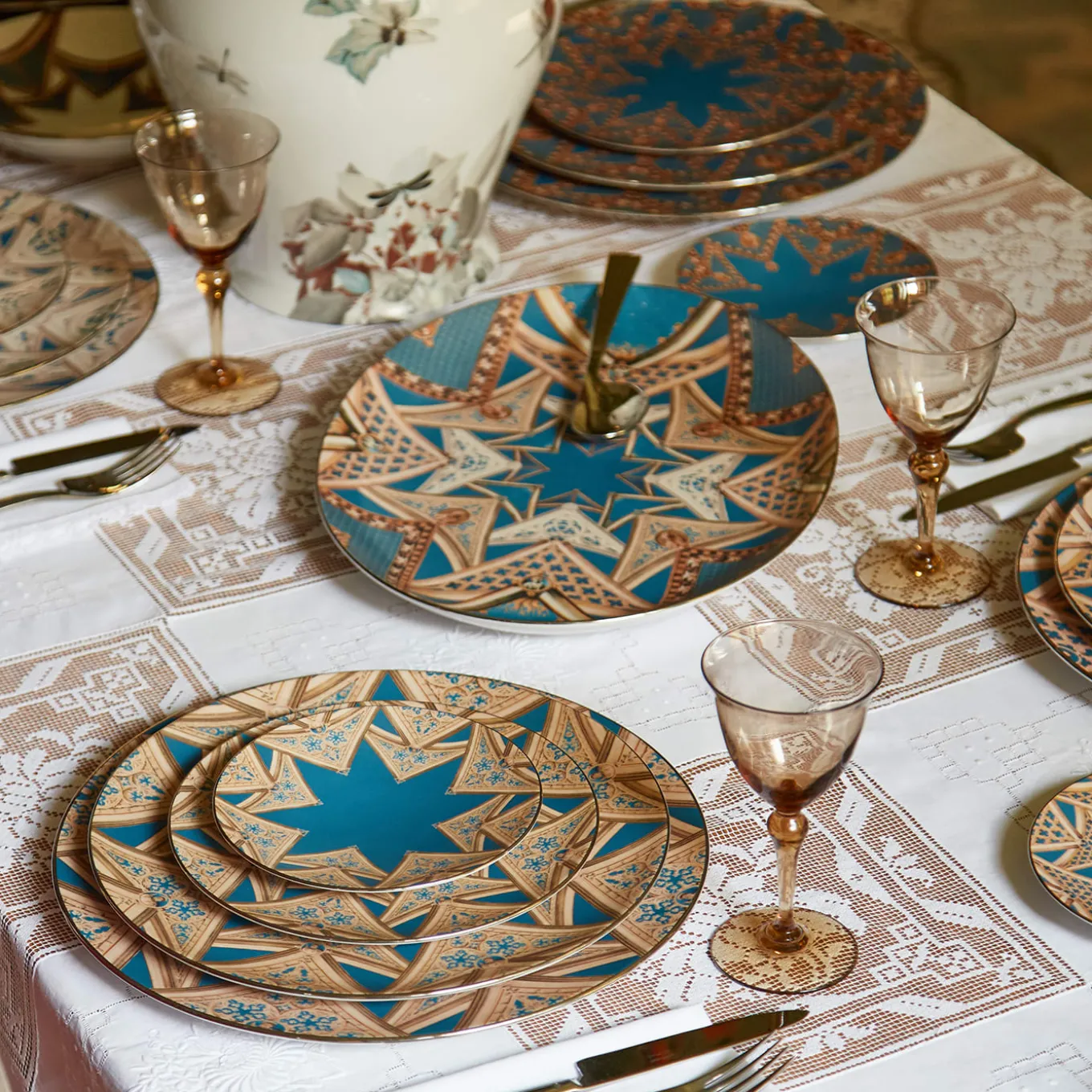 Le Volte Celesti Sottopiatto in porcellana con architetture #4