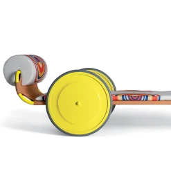 Lettino da sole giallo Locus Solus di Gae Aulenti