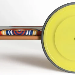 Lettino da sole giallo Locus Solus di Gae Aulenti