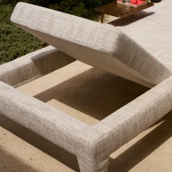 Lettino da sole in tessuto morbido Moonlight di Paola Navone Otto Studio