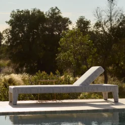 Lettino da sole in tessuto morbido Moonlight di Paola Navone Otto Studio