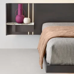 Letto Book in Noce con Dettagli in Ceramica Calacatta e Vetro