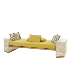 Letto da giorno squadrato retroilluminato Eternal in marmo travertino di Bebo & Angel