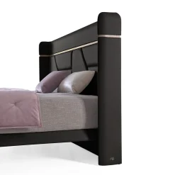 Letto in pelle nera Brera e legno di acero