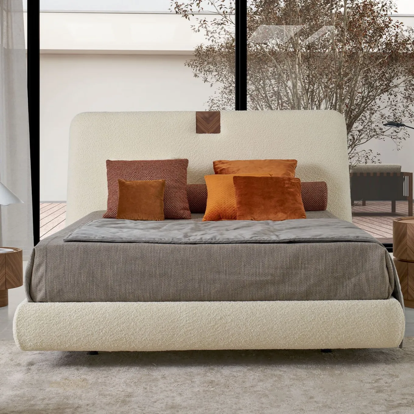 Letto Onigiri in Bouclé Latte con Dettagli in Noce