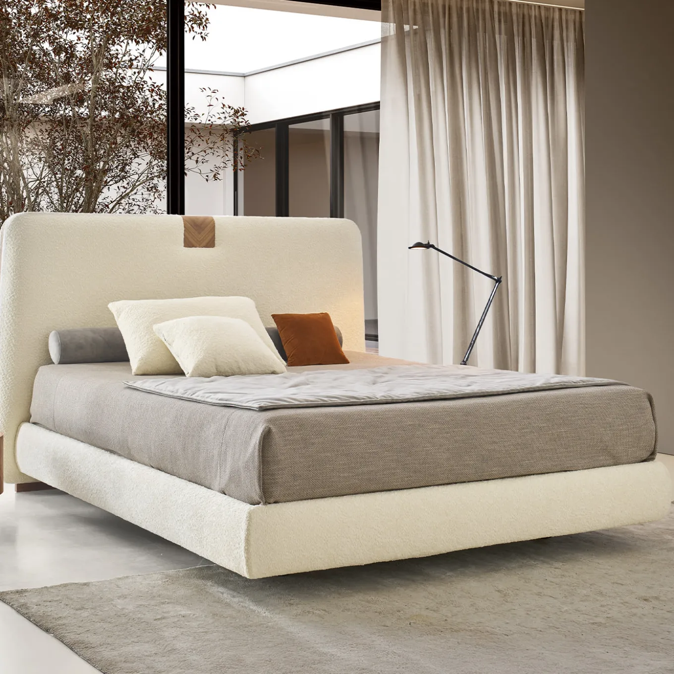 Letto Onigiri in Bouclé Latte con Dettagli in Noce