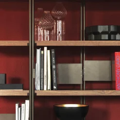 Libreria a 5 ripiani Zigzag in noce e bronzo di Konstantin Grcic