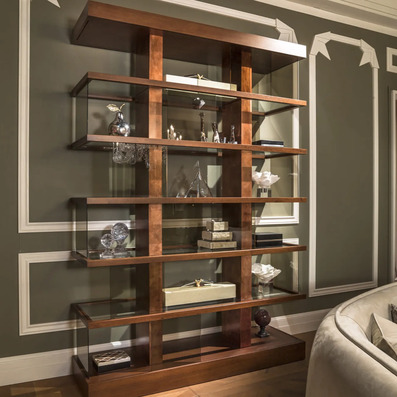 Libreria in foglia di rame