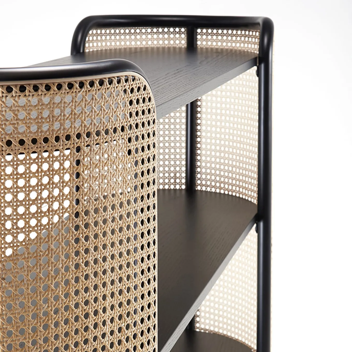 Libreria MOS di GamFratesi