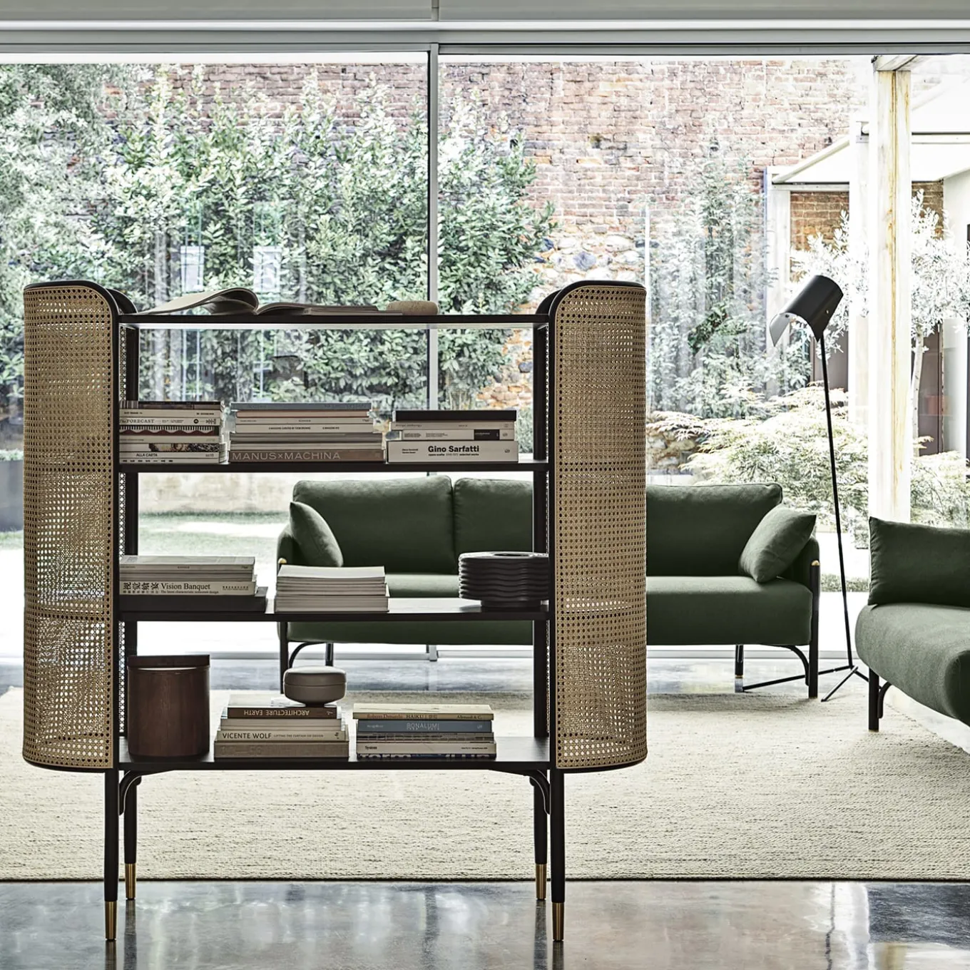 Libreria MOS di GamFratesi