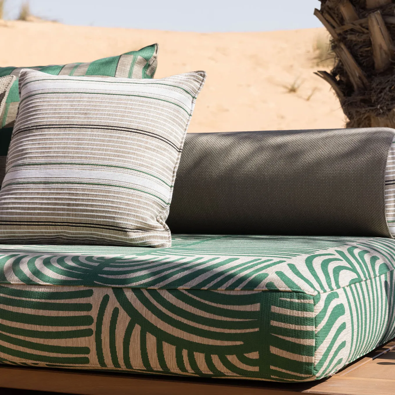 Majlis Verde Composizione 216L + 235C Divano