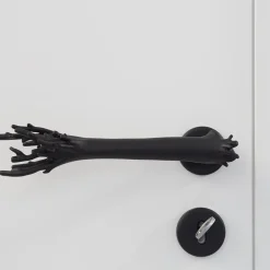 Maniglia nera Corallo di Nicole Valenti